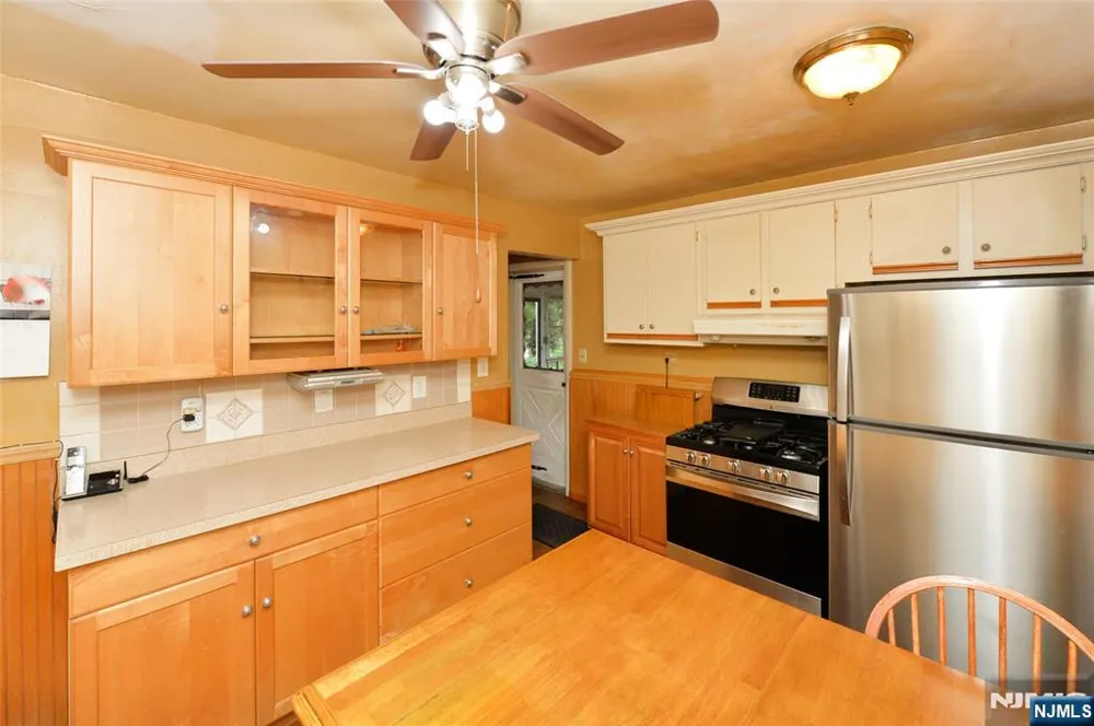 151 Hickory Avenue Bergenfield, NJ 07621