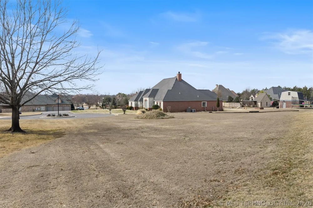 2205 Torrey Pines Drive Ardmore, OK 73401