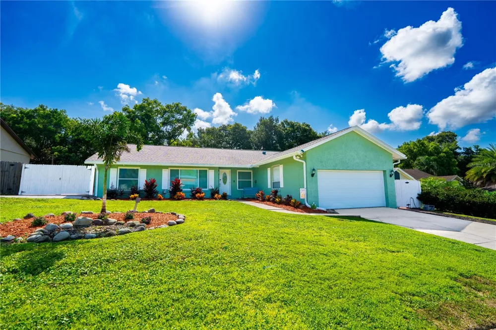 691 SHADY COURT Altamonte Springs, FL 32701