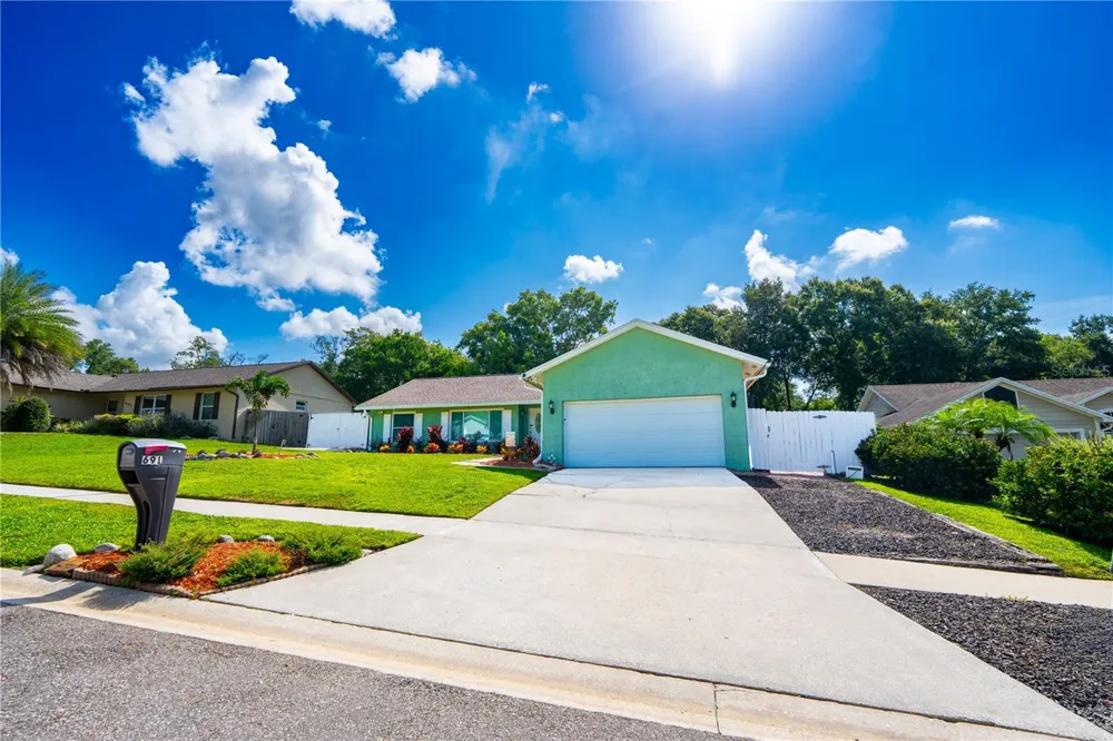 691 SHADY COURT Altamonte Springs, FL 32701