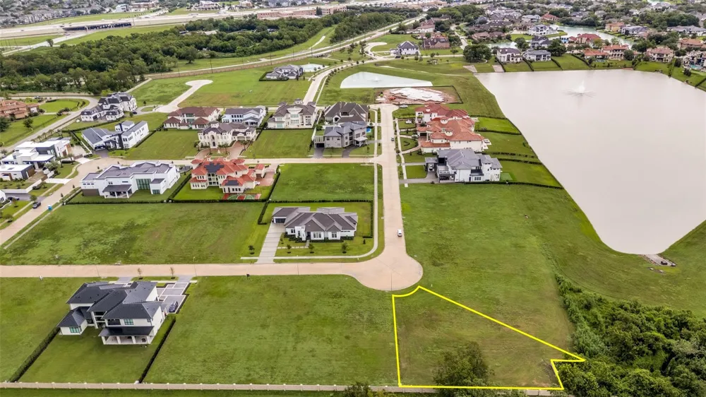 62 Alexandra Way Circle Richmond, TX 77469