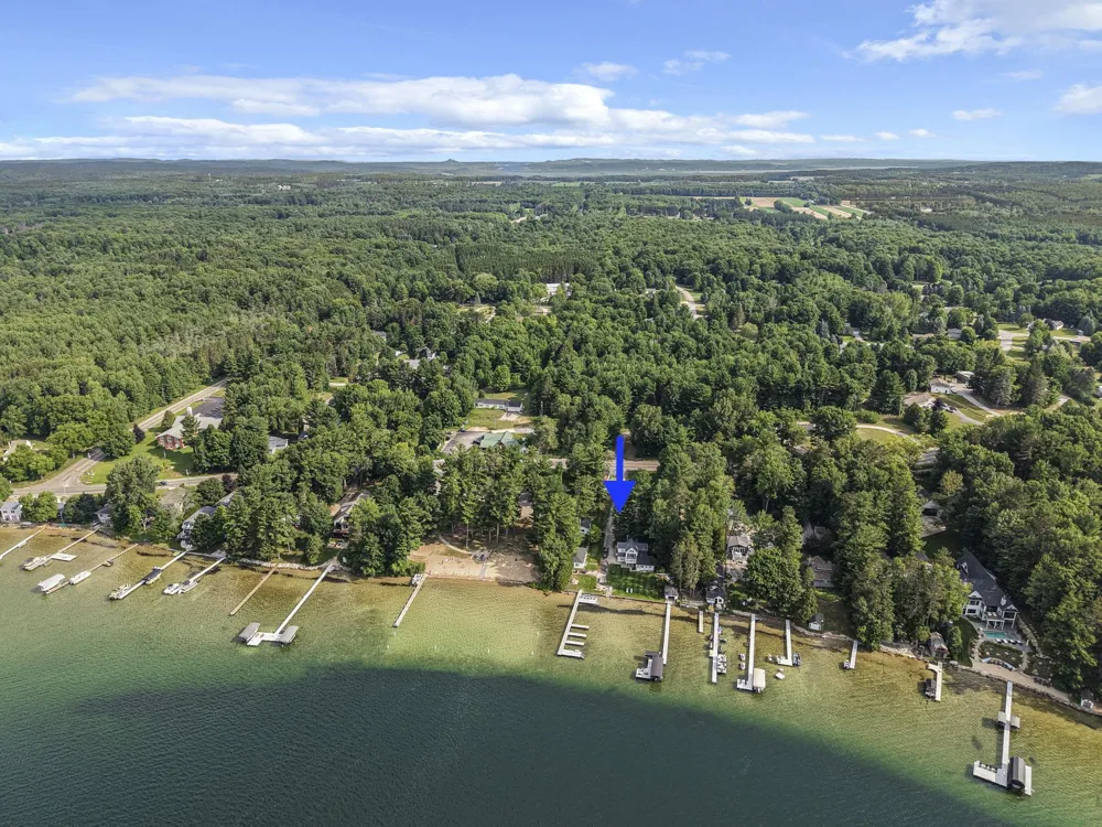 9321 Long Lake Road Long Lake Township, MI 49684