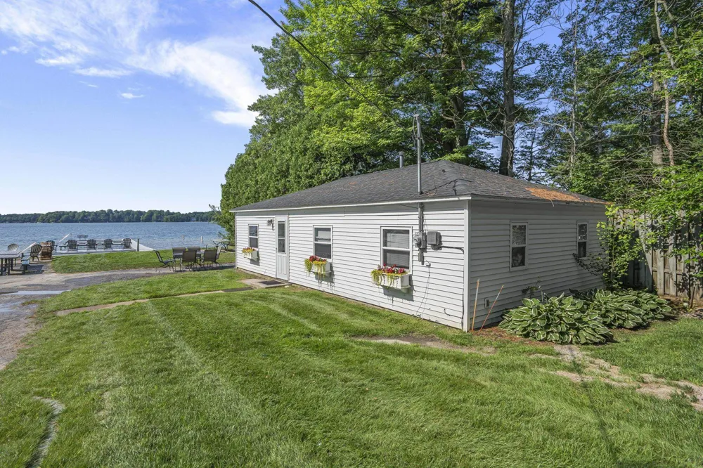 9321 Long Lake Road Long Lake Township, MI 49684