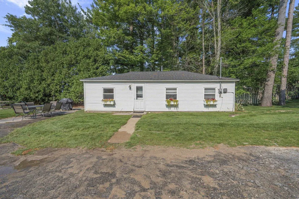 9321 Long Lake Road Long Lake Township, MI 49684