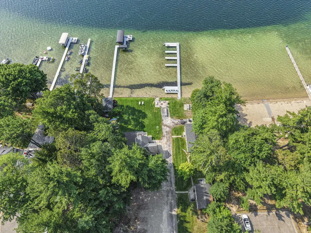 9321 Long Lake Road Long Lake Township, MI 49684
