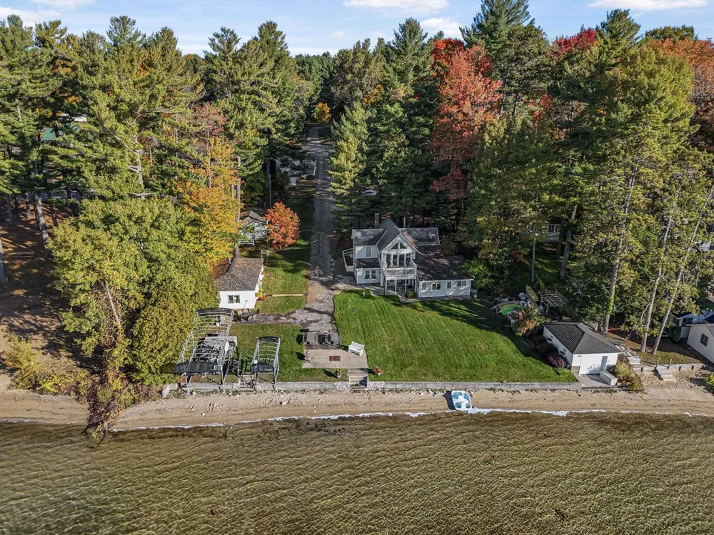 9321 Long Lake Road Long Lake Township, MI 49684