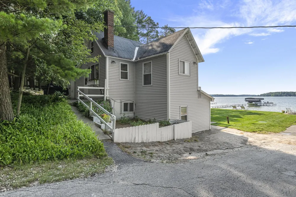 9321 Long Lake Road Long Lake Township, MI 49684