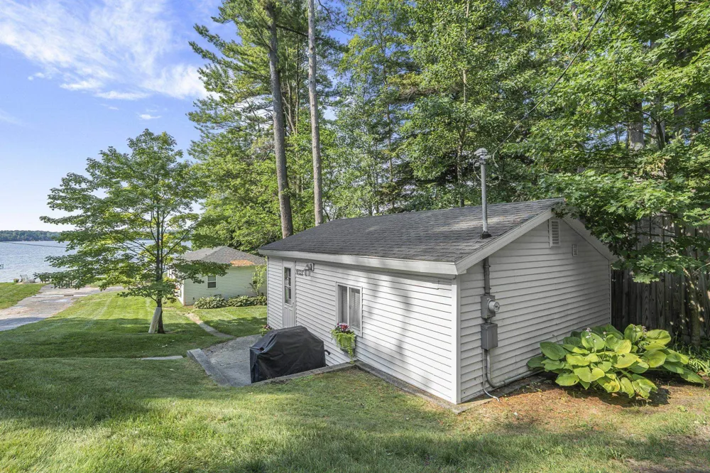 9321 Long Lake Road Long Lake Township, MI 49684
