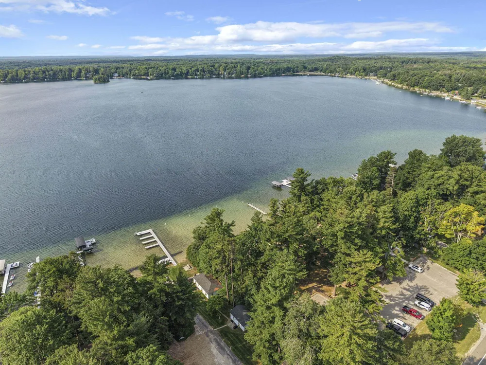9321 Long Lake Road Long Lake Township, MI 49684