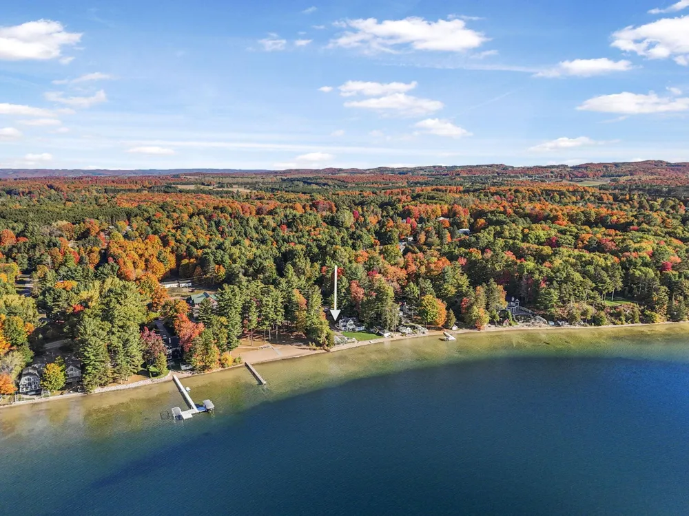 9321 Long Lake Road Long Lake Township, MI 49684