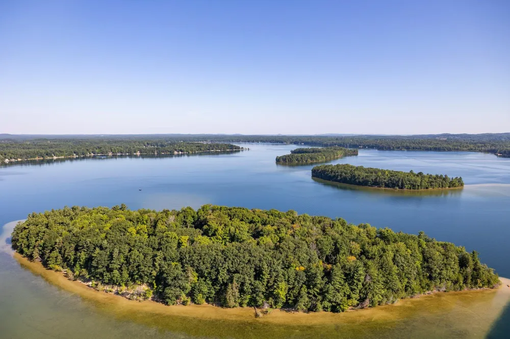 9321 Long Lake Road Long Lake Township, MI 49684