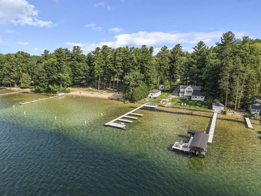 9321 Long Lake Road Long Lake Township, MI 49684