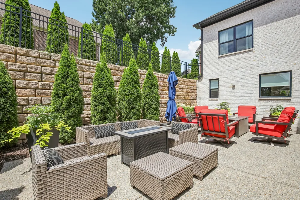 2033 Blackstone Dr Hendersonville, TN 37075
