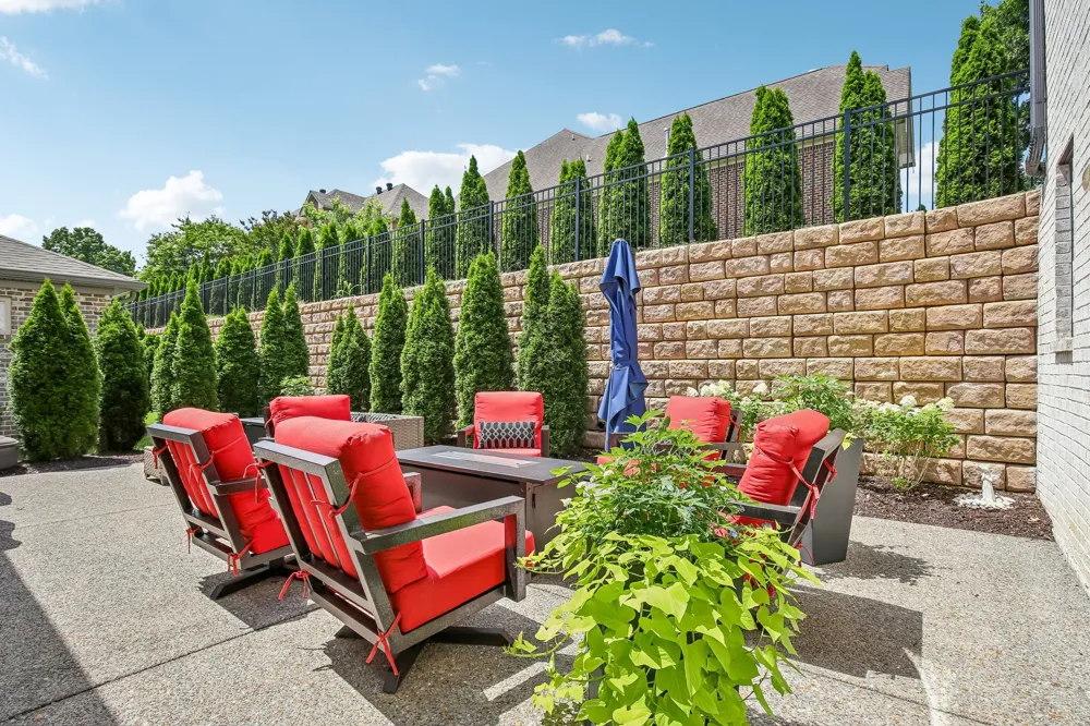 2033 Blackstone Dr Hendersonville, TN 37075