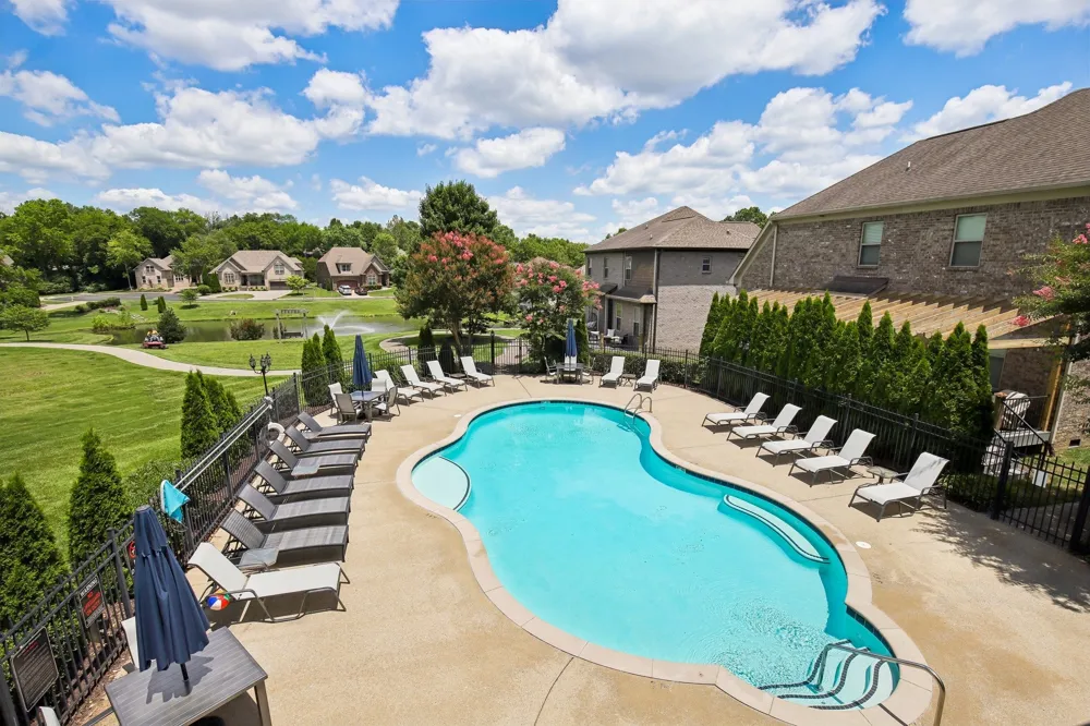 2033 Blackstone Dr Hendersonville, TN 37075