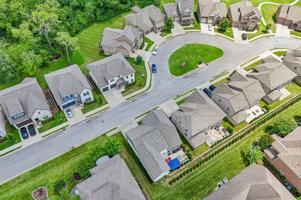2033 Blackstone Dr Hendersonville, TN 37075