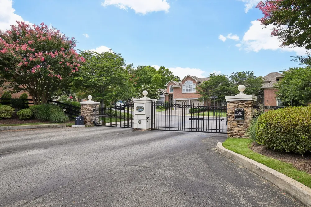 2033 Blackstone Dr Hendersonville, TN 37075
