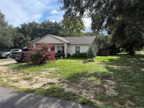 10 BERRY DRIVE