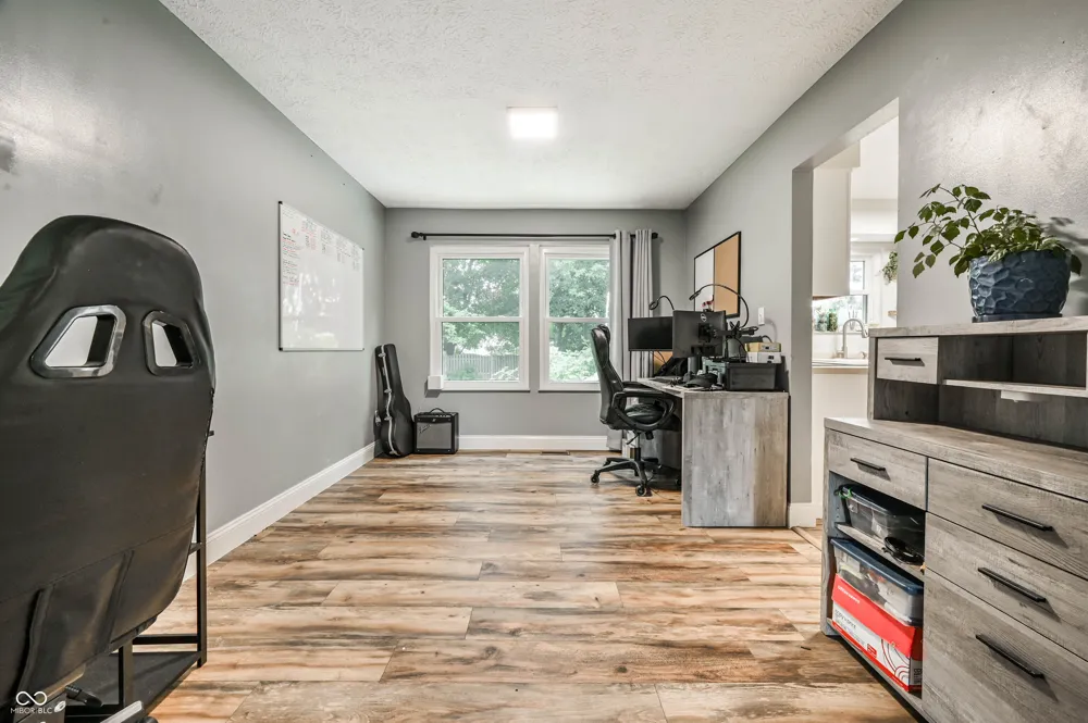 909 Farmview Lane Carmel, IN 46032