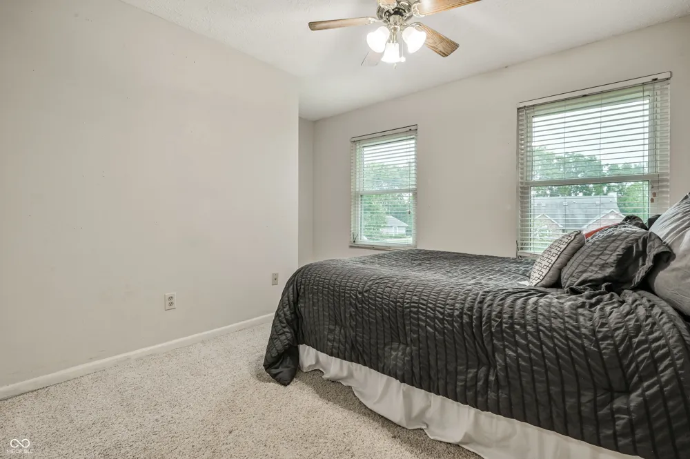 909 Farmview Lane Carmel, IN 46032