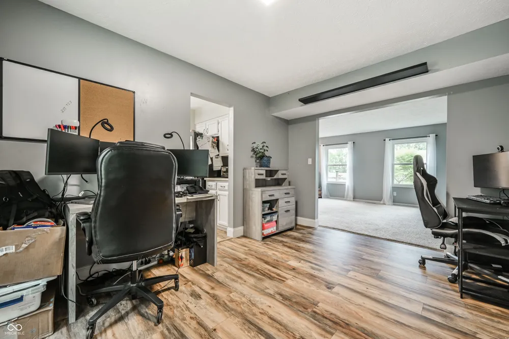 909 Farmview Lane Carmel, IN 46032