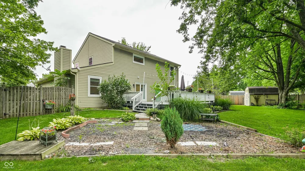 909 Farmview Lane Carmel, IN 46032