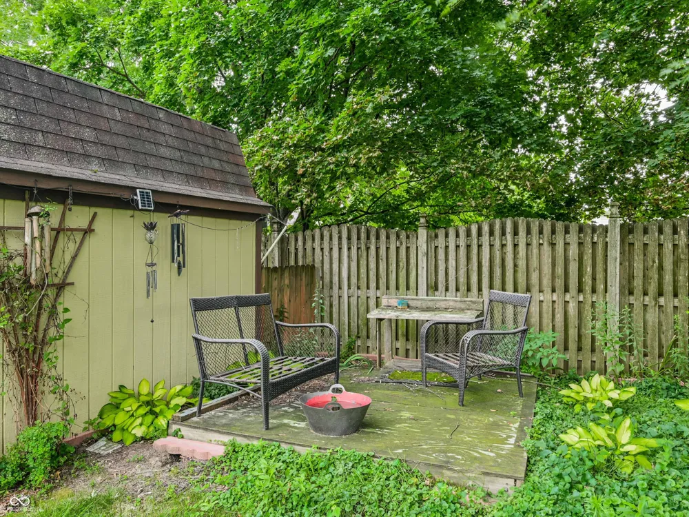 909 Farmview Lane Carmel, IN 46032