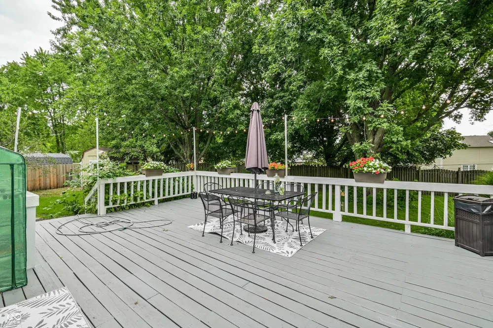 909 Farmview Lane Carmel, IN 46032