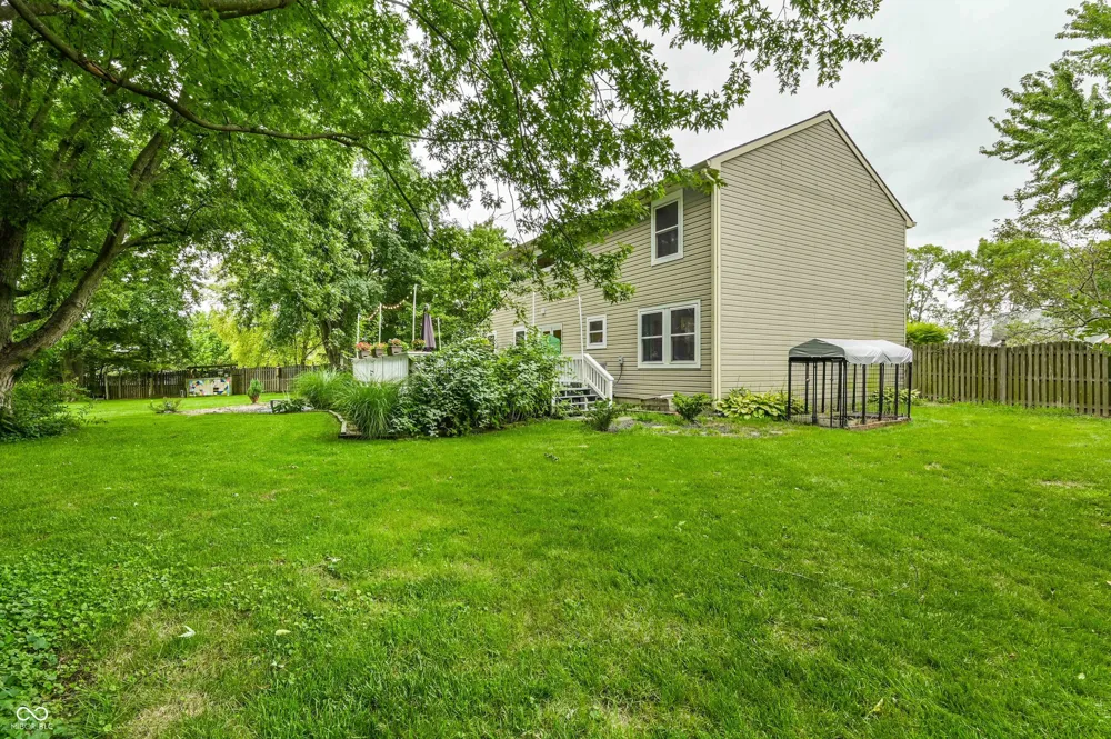 909 Farmview Lane Carmel, IN 46032