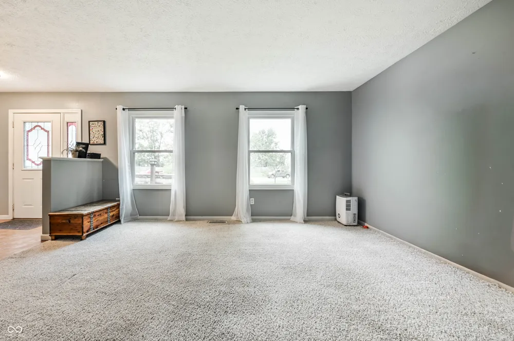 909 Farmview Lane Carmel, IN 46032