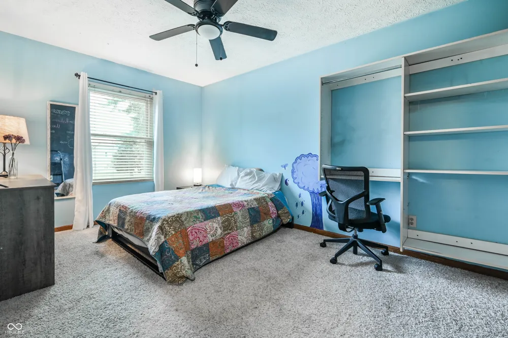 909 Farmview Lane Carmel, IN 46032
