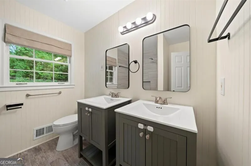 1415 Driftwood CT Roswell, GA 30075