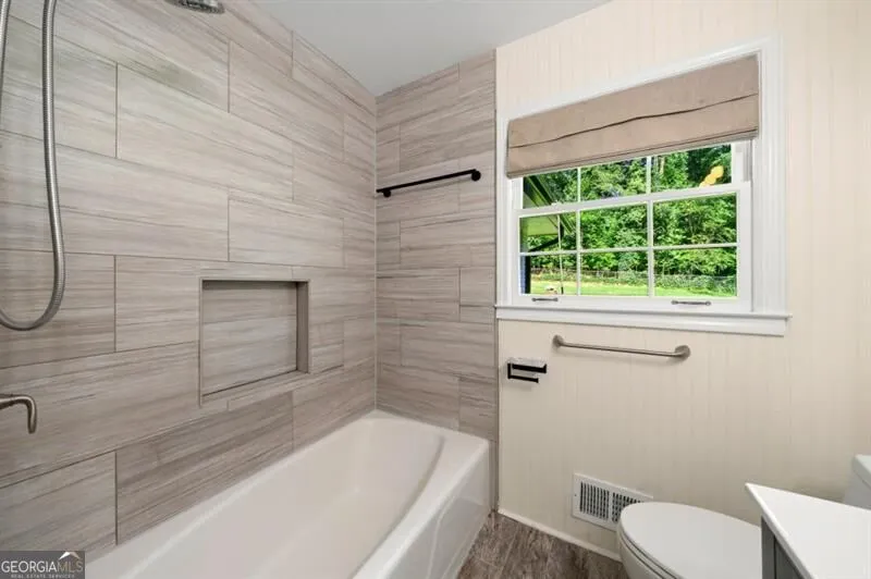 1415 Driftwood CT Roswell, GA 30075