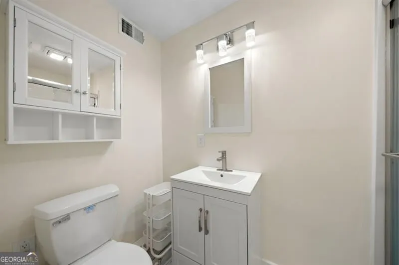 1415 Driftwood CT Roswell, GA 30075