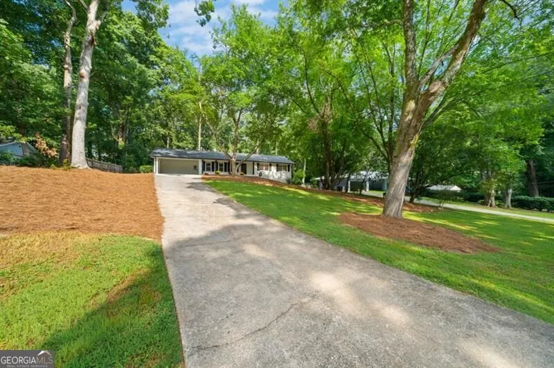 1415 Driftwood CT Roswell, GA 30075