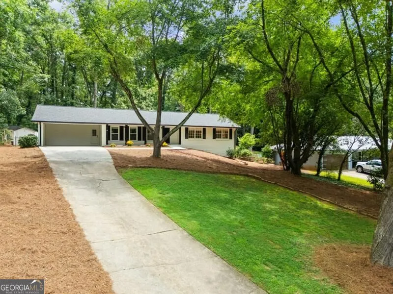 1415 Driftwood CT Roswell, GA 30075