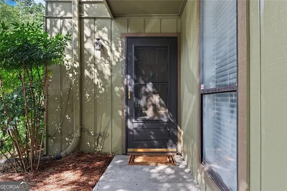 101 Dunbar DR Dunwoody, GA 30338