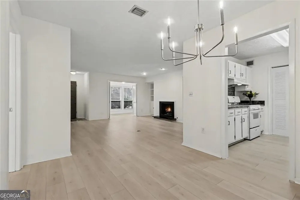 101 Dunbar DR Dunwoody, GA 30338