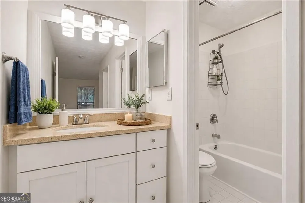 101 Dunbar DR Dunwoody, GA 30338