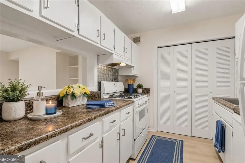 101 Dunbar DR Dunwoody, GA 30338