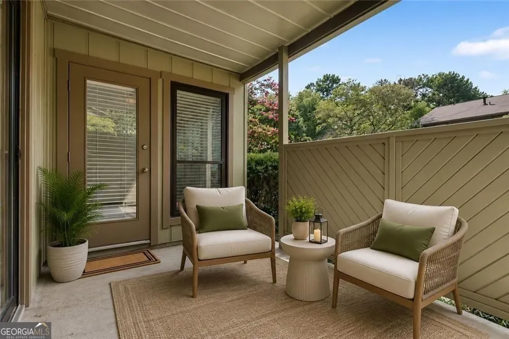 101 Dunbar DR Dunwoody, GA 30338