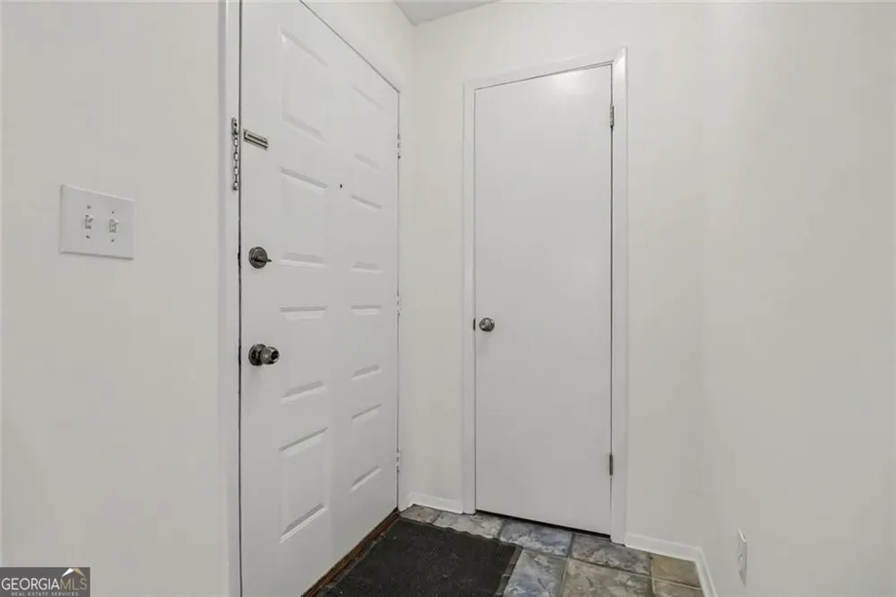 101 Dunbar DR Dunwoody, GA 30338