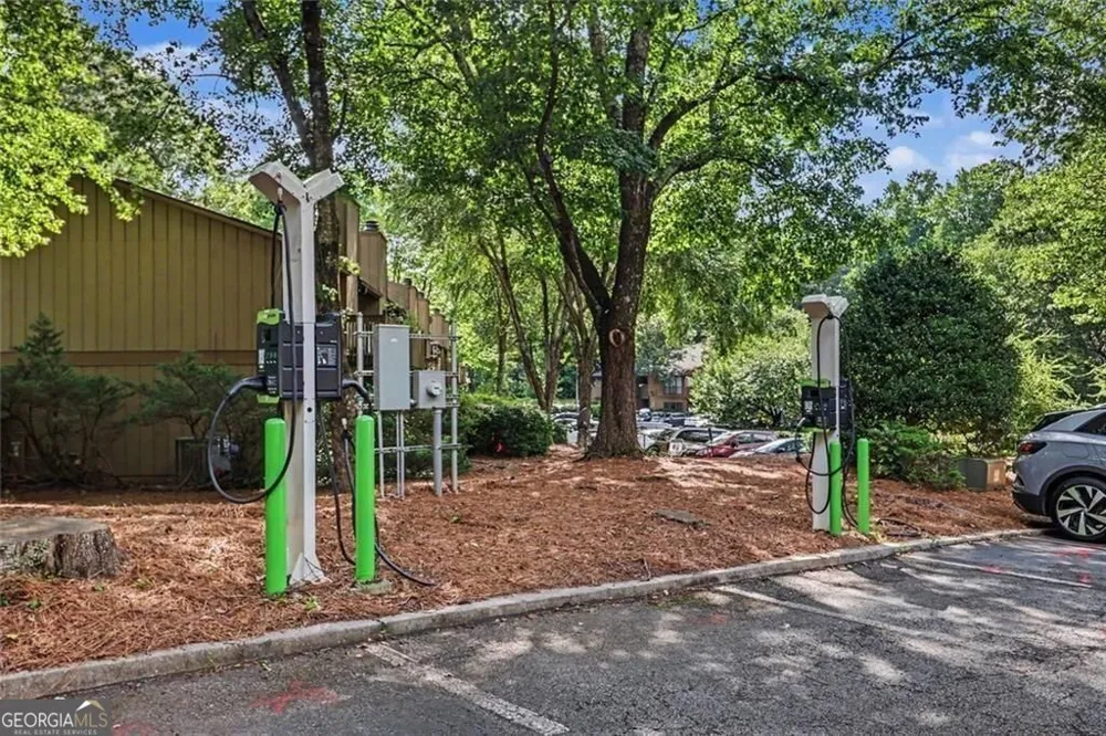 101 Dunbar DR Dunwoody, GA 30338
