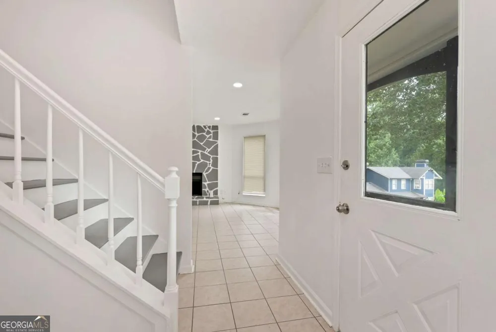 556 Sunfield DR NW Lilburn, GA 30047