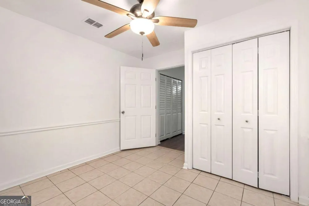 556 Sunfield DR NW Lilburn, GA 30047