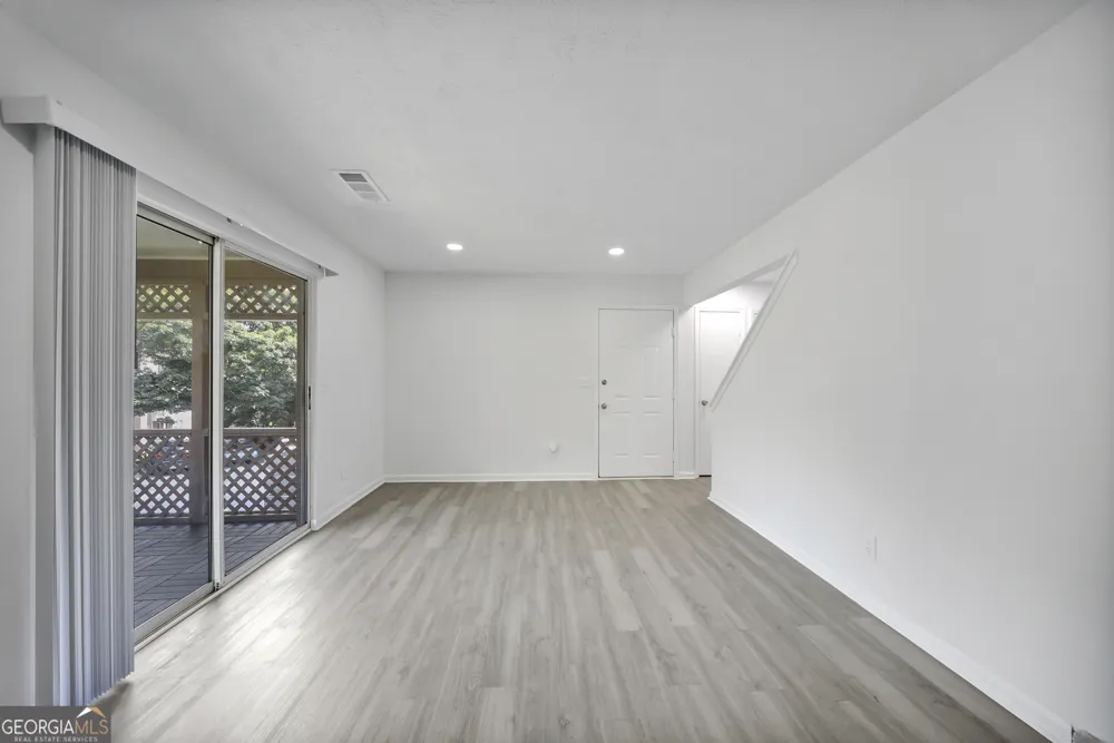 330 Quail RUN Roswell, GA 30076