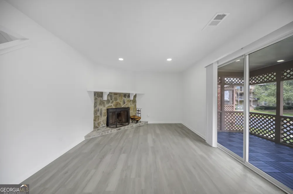 330 Quail RUN Roswell, GA 30076