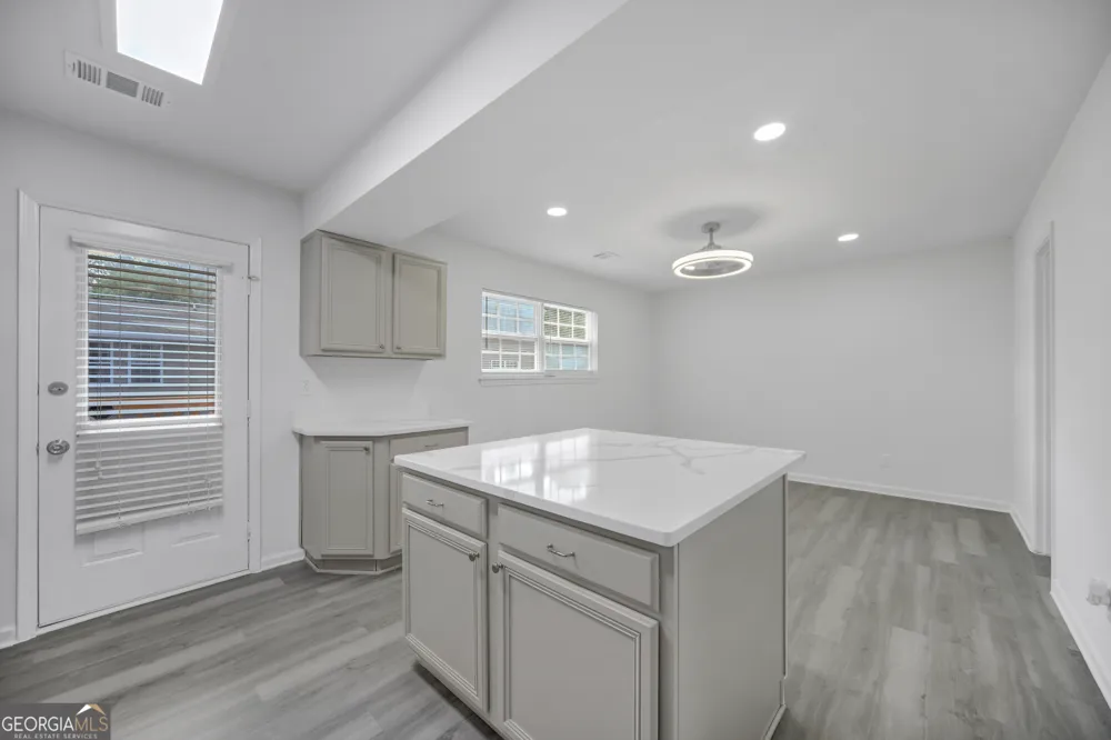 330 Quail RUN Roswell, GA 30076