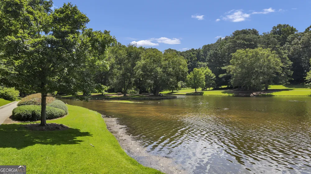 330 Quail RUN Roswell, GA 30076