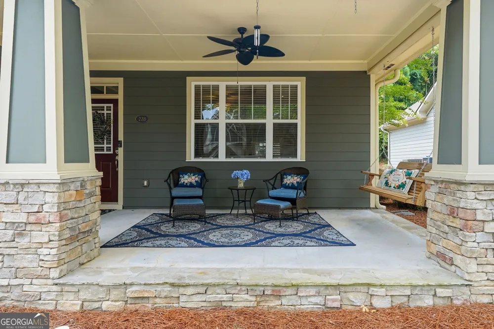 228 Mission Oak DR Grayson, GA 30017